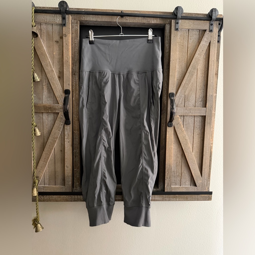 lululemon athletica Gray Cropped Ankle Jeans